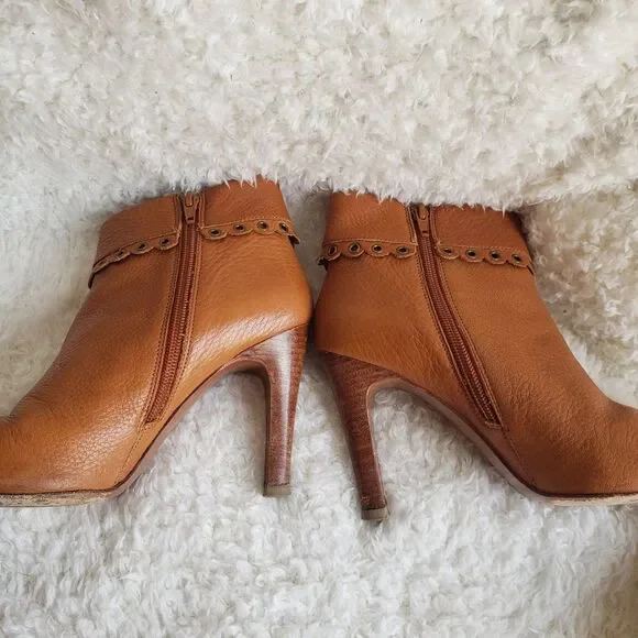 Michael Kors tan scalloped leather ankle boots sz 8.5 - Picture 5 of 7